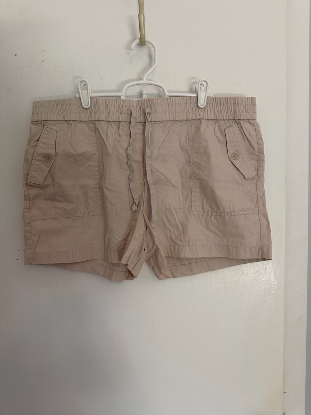 LOFT Outlet Beige Elastic Waist Shorts ~ Large